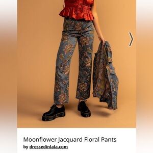 DIL Jacquard floral pants size Small